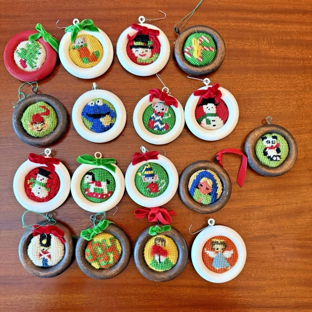 17 Pc Vintage Christmas Ornaments Needlepoint Handmade Round Frame Santa Candle